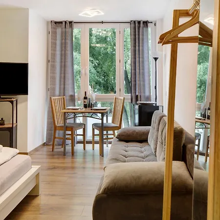 Deluxe In Der Stadt * Freiburg im Breisgau